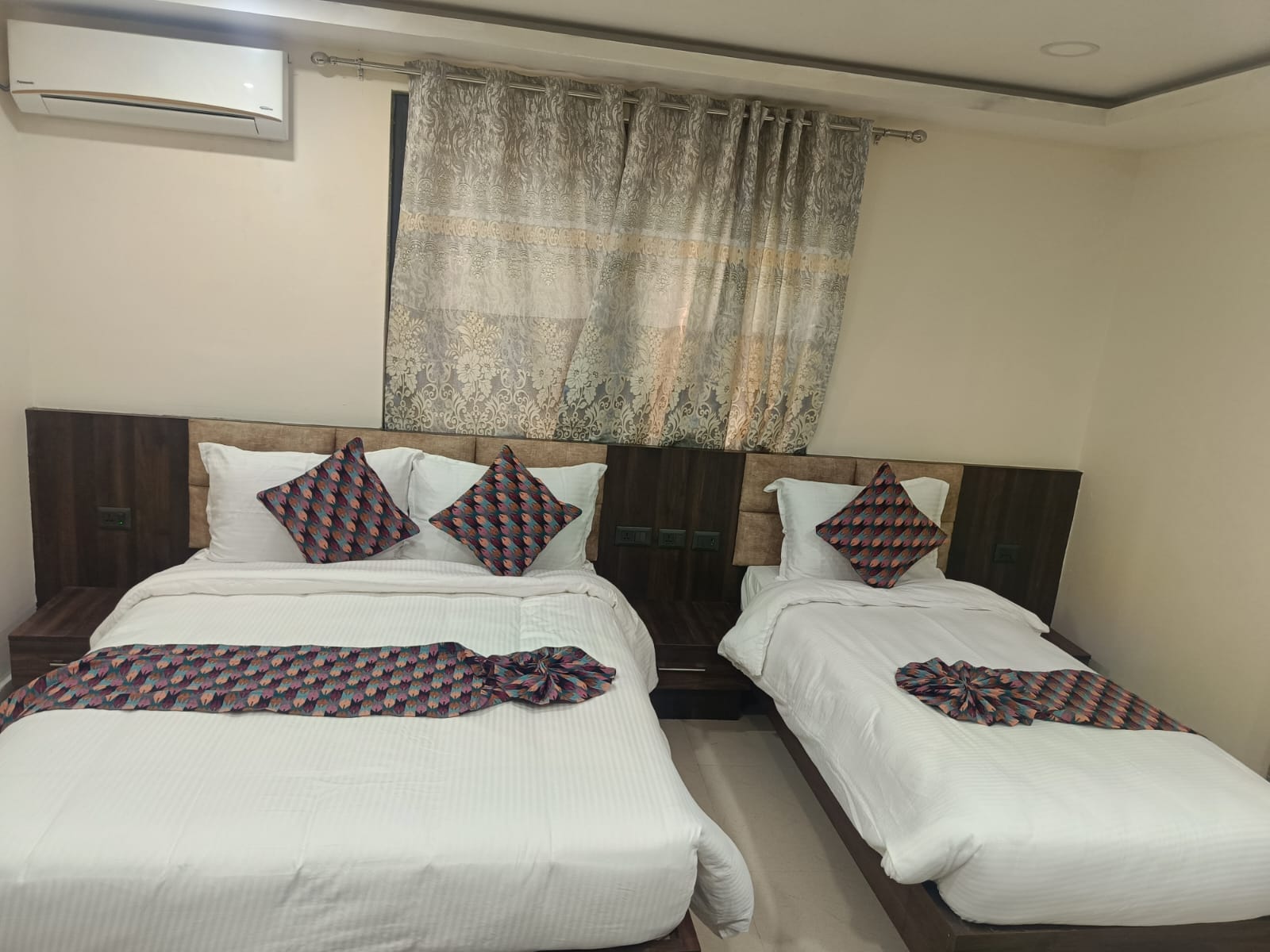 Bed Room with AC in hotel parkinn dailekh