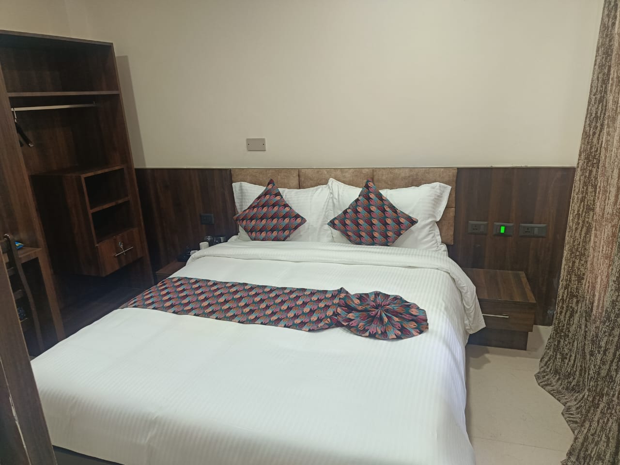 Bed room with AC in hotel parkinn dailekh
